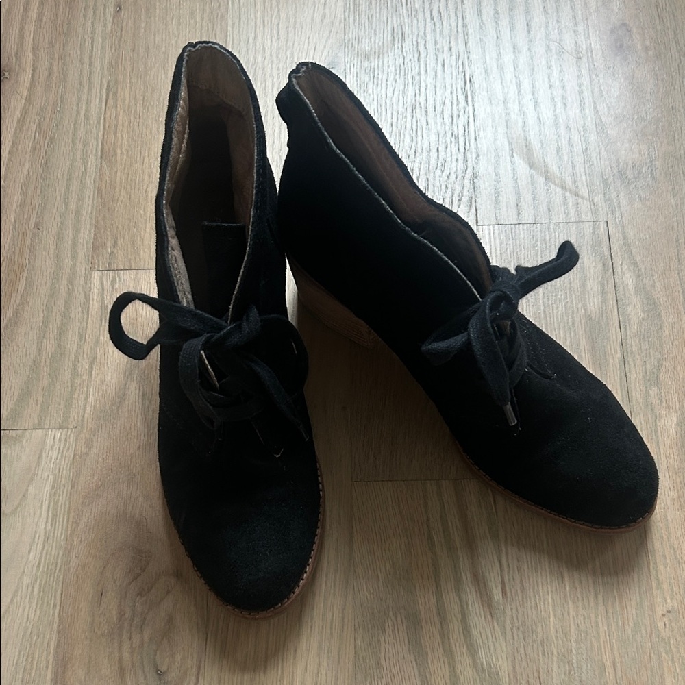 Chic Black Suede Ankle Booties